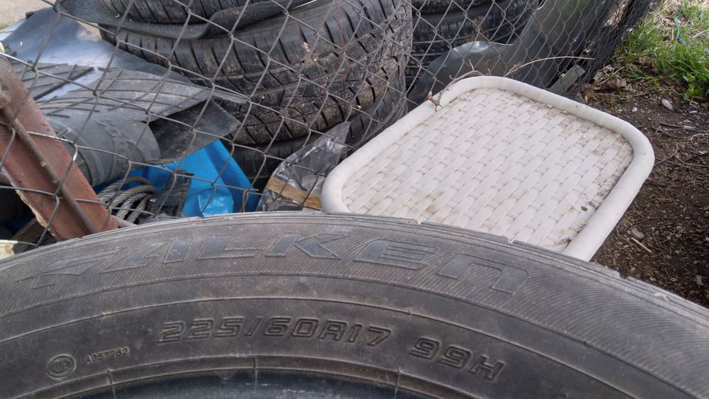 Гуми 4бр.225 60 R17 за Джип