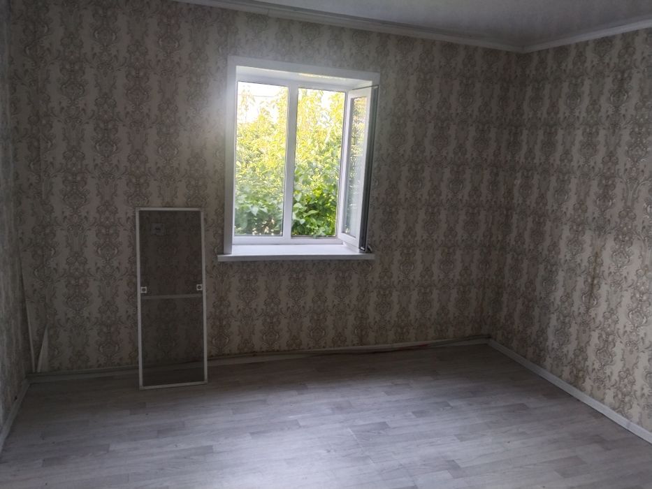 Продам дом  неподолеку от города