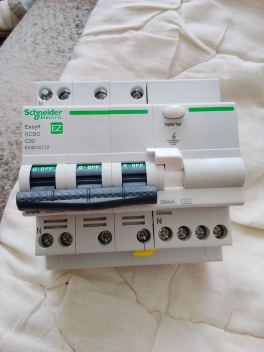 Diferențial Schneider C32 3P+N