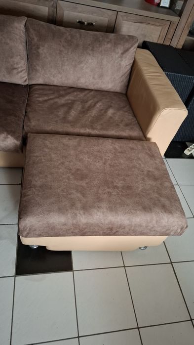 Разтеготелен диван естествена кожа и табуретка