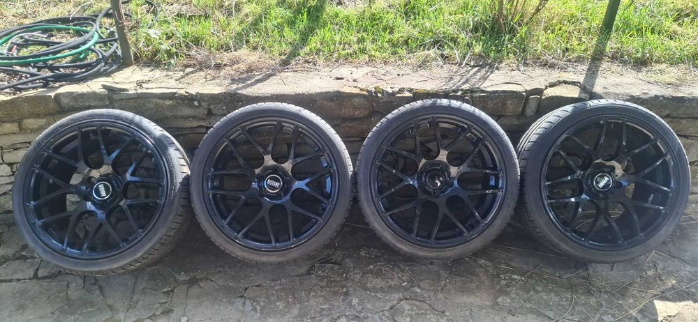 Продава се комплект летни гуми Hankook S1 EVO3, 255/35 R19