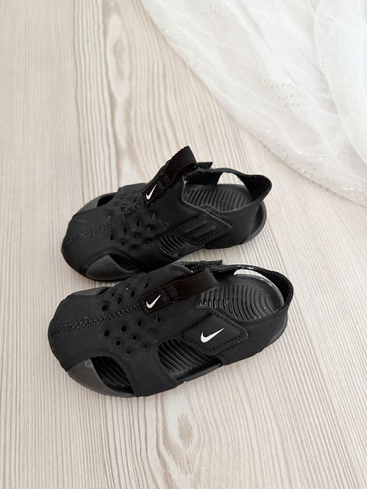 Sandale Nike,marimea 22,purtate prin casa