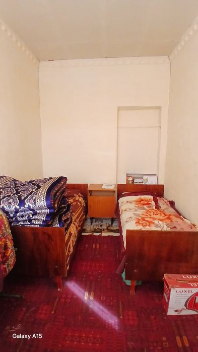 Uy, hovli-joy. Tinch osuda mahallada