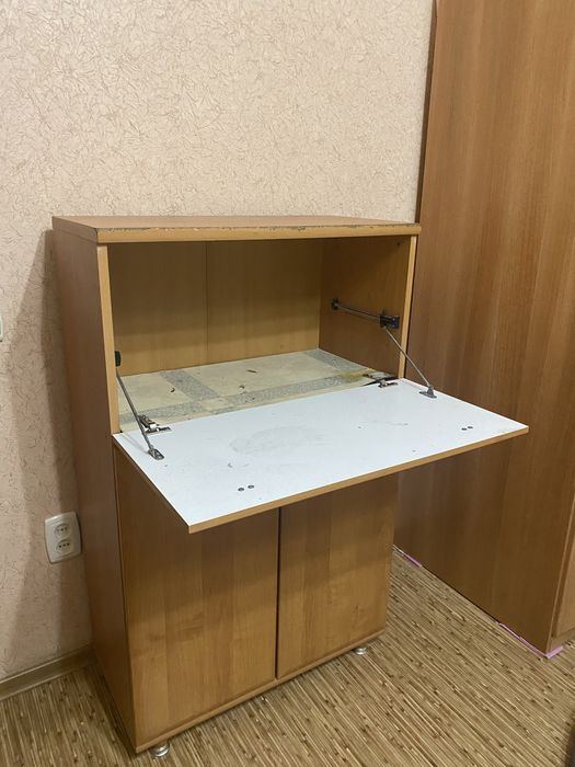 Аяқ-киім салатын шкаф.