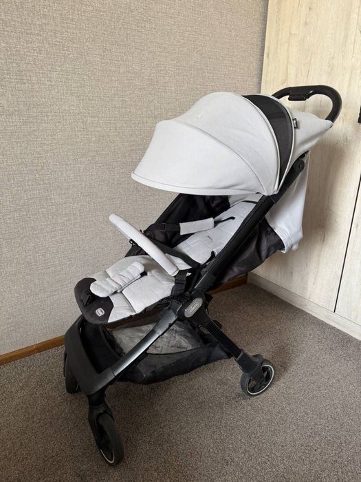 продается коляска chicco we