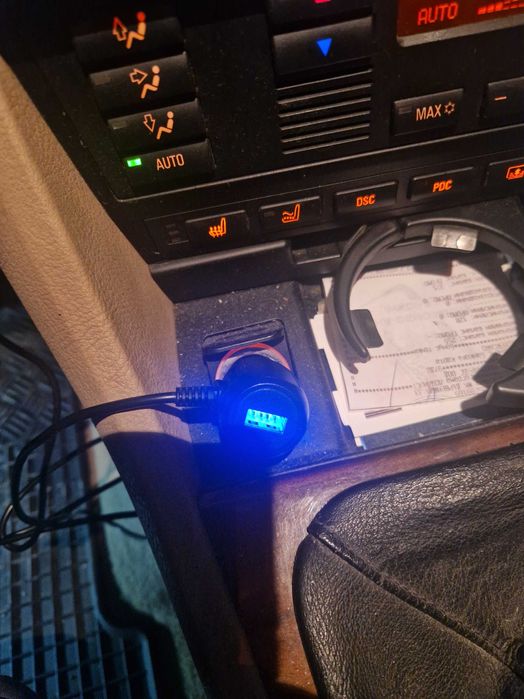 Универсален безжичен CARPLAY / Android Auto монитор