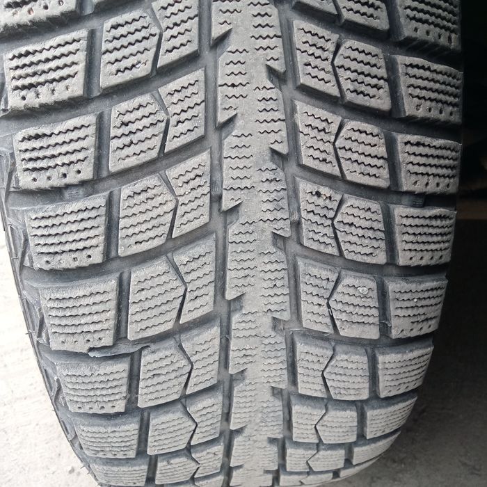 Продам бу шины две пары