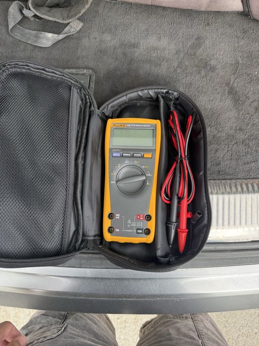 Multimetru FLUKE 175
