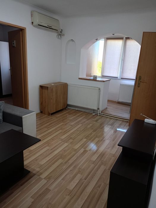Închiriez apartament 2 camere central