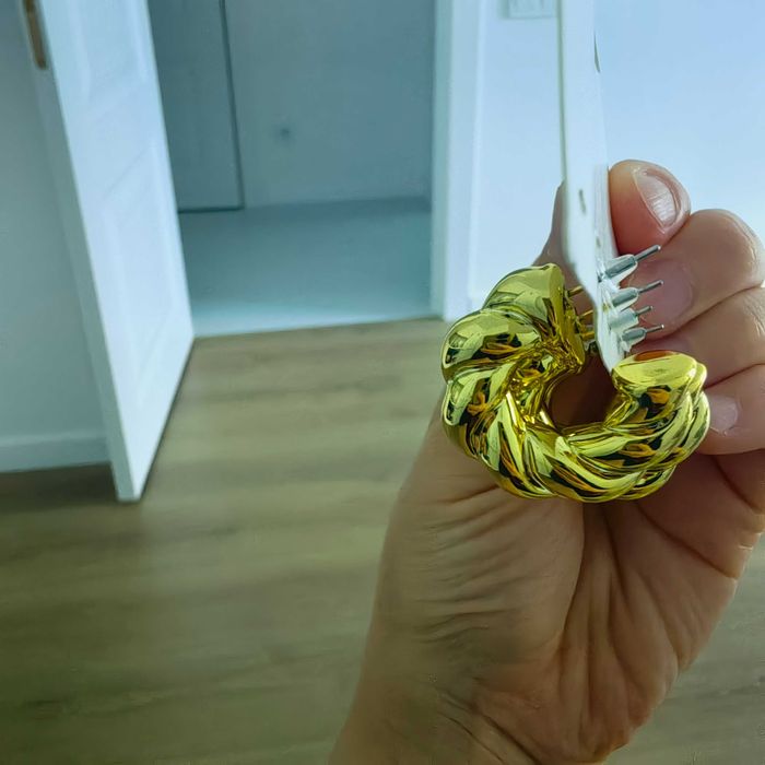 Продаются новые серьги кольца
