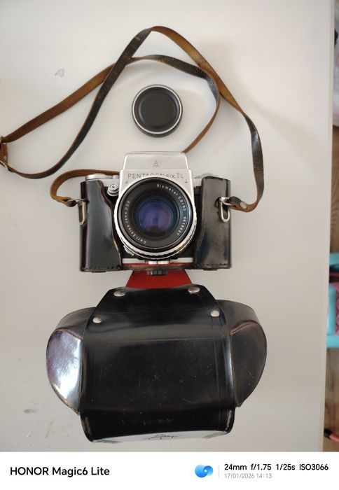 Vând aparat foto PENTACON six TL Carl Zeiss Jena DDR