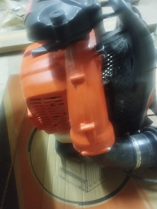 Ветродуй бензиновый.