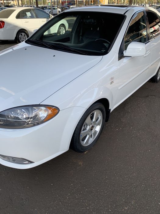 Lacetti sotiladi
