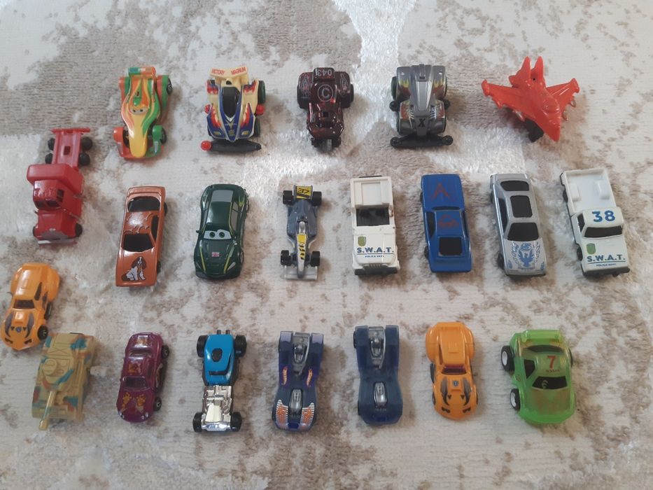 Игрушечные машинки