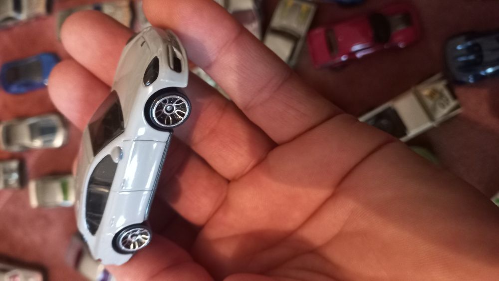 Модельки жилезные новые Hot Wheels