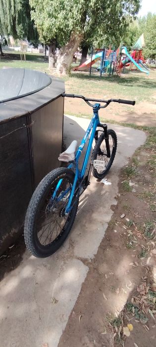 Bicicleta dirt jumper, Author exe 24