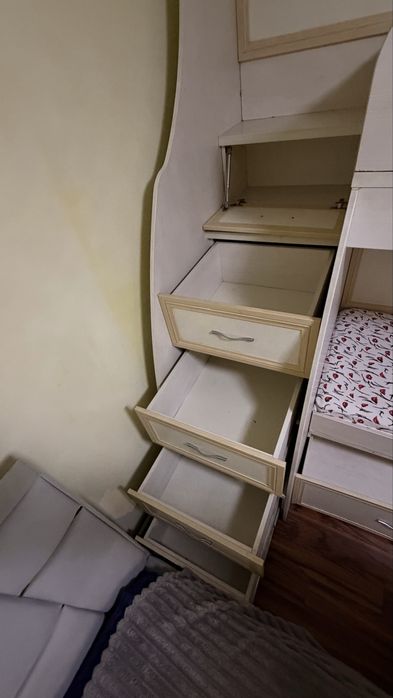 Продам двухъярусную кровать