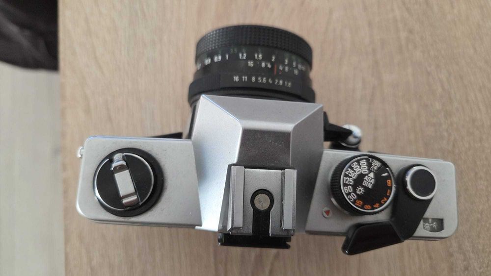 Camera foto cu film Praktica MTL 5 cu obiectiv Pentacon 50mm f/1.8