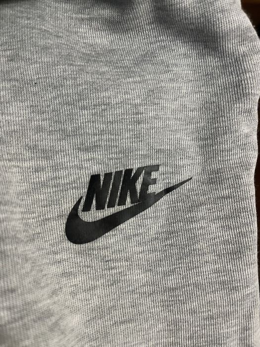 Оригинално долнище Nike tech