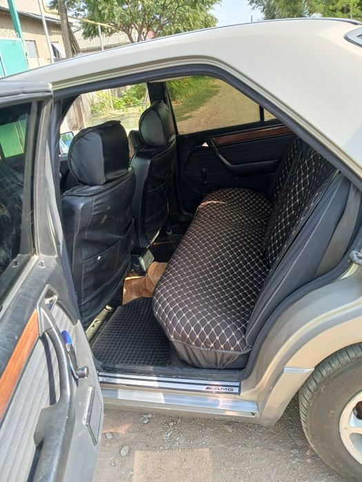 Продаю мерс хорошом состояние сел и поехол