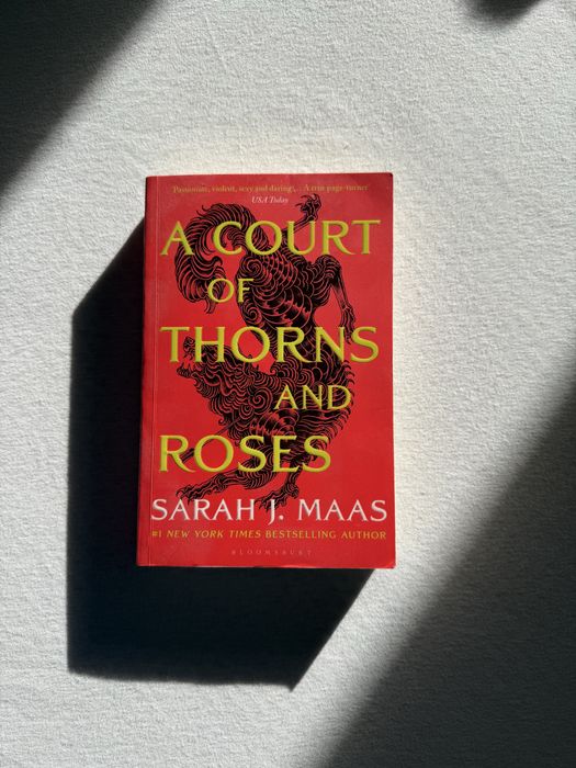 „A court of thorns and roses“ - Sara J. Maas