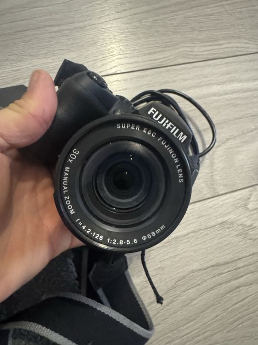 Aparat foto kodak finepix hs 25 exr