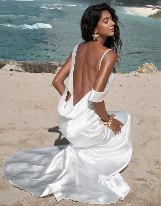 Платье белое новое