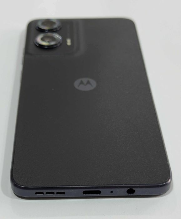 Продавам Motorola Moto G35 5G 256GB 4GB RAM