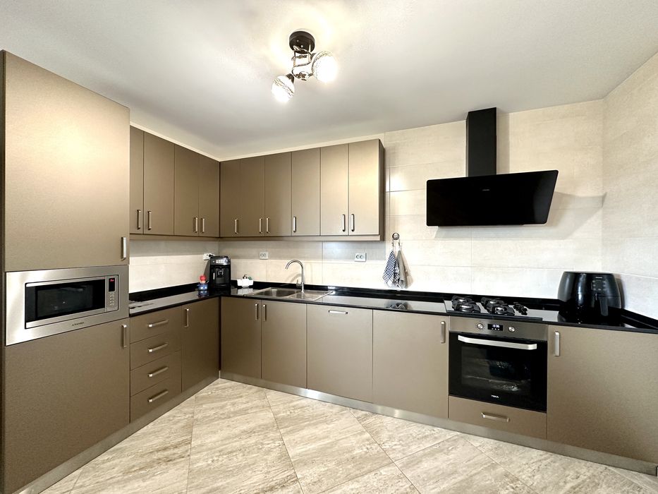 Продава се Мезонет в Горна Оряховица - 214 кв.м за 1122 €/кв.м - Снимка #2