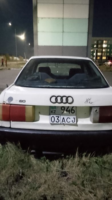 Ауди 80  1992  на хаду