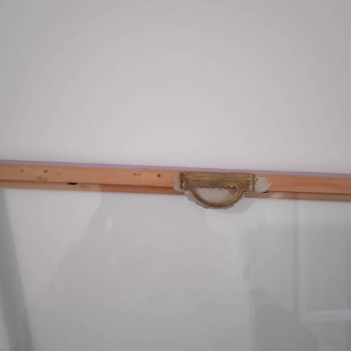 Дървена рамка със стъкло - лилава