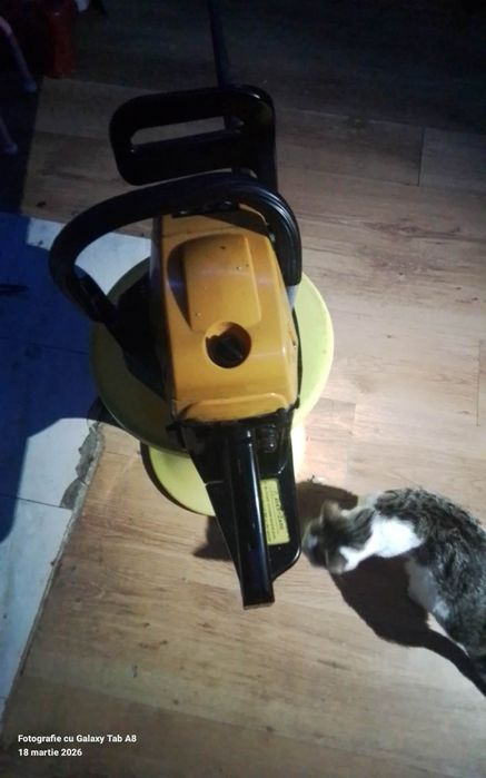 Vând drujba aproape noua