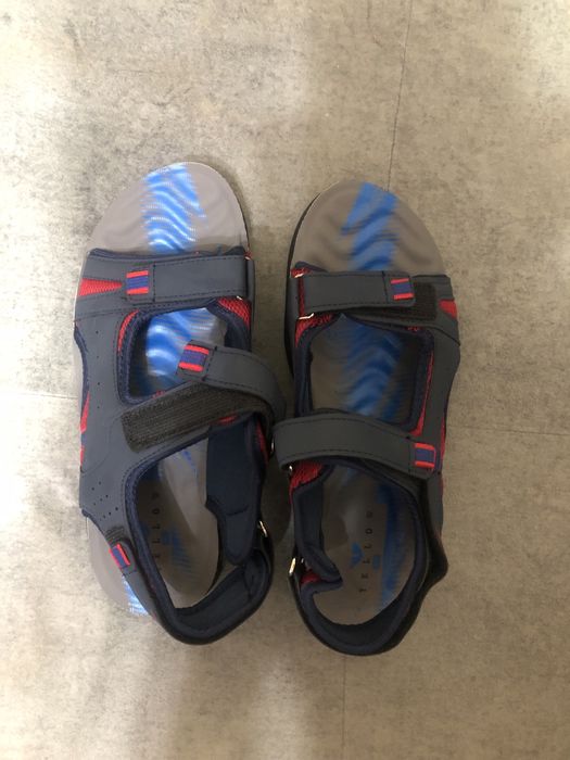 Новые сандалии на мальчика