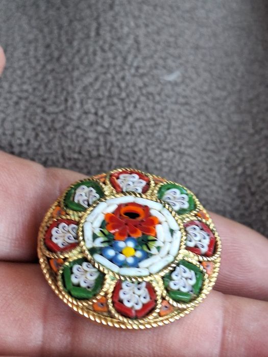 Италанска микро мозайчна брошка