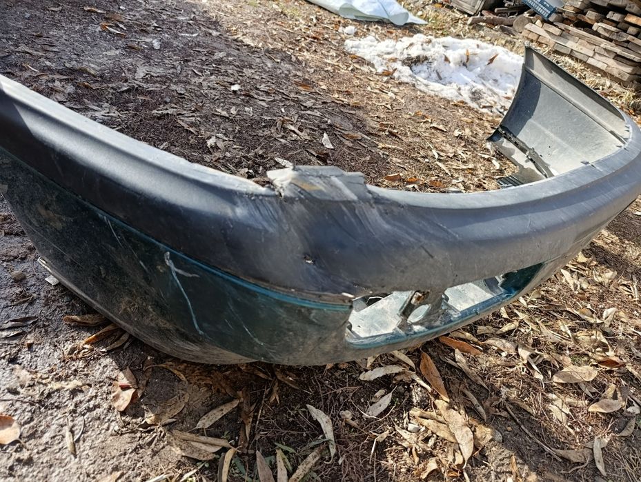 Продам. Бампер на Пассат Б 4