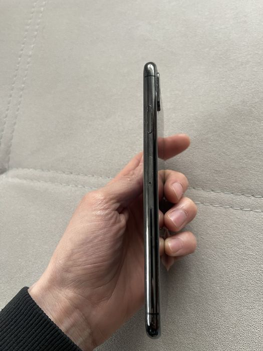 Продавам Iphone xs max