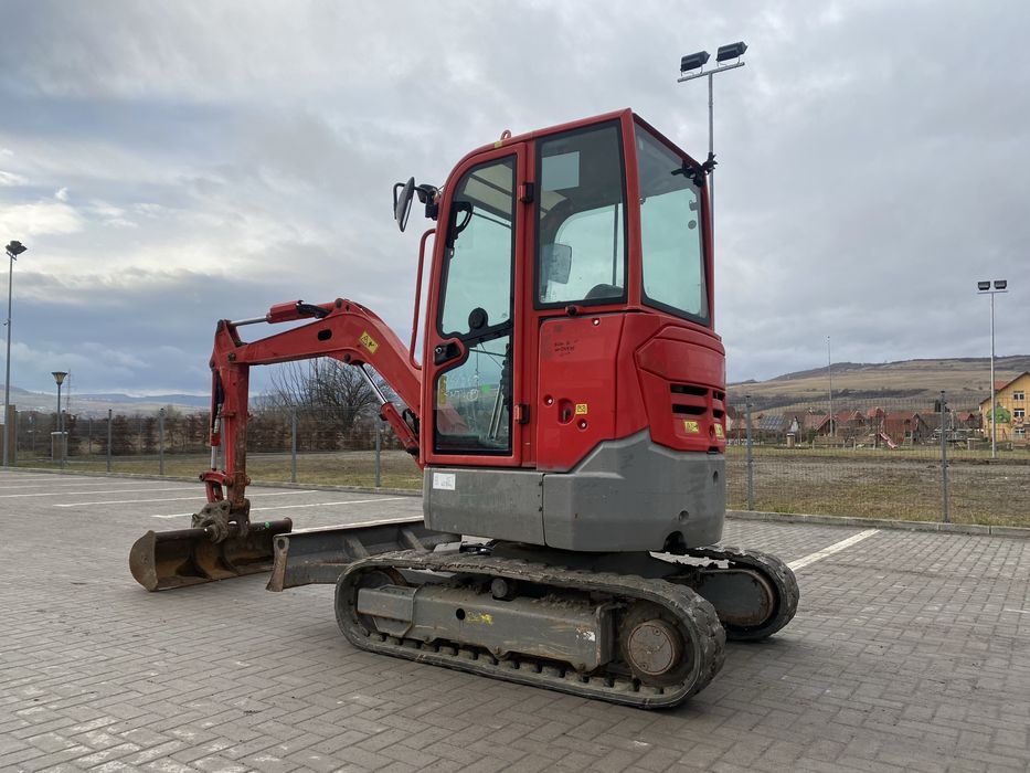 De vanzare sau da inchiriat  miniexcavator Volvo
