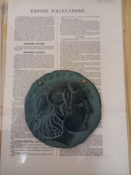 Harta veche atlas cu brosura descriere si farfurie artizanala