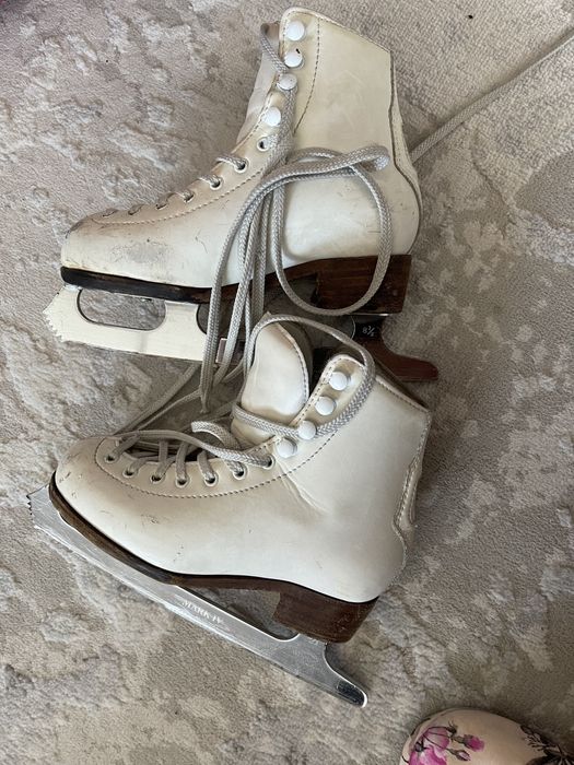 Продам коньки