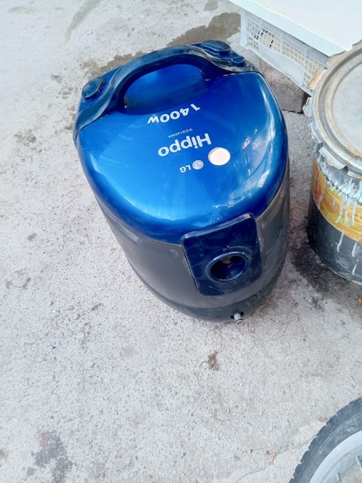 Пылесос HIPPO 1400W на запчасти