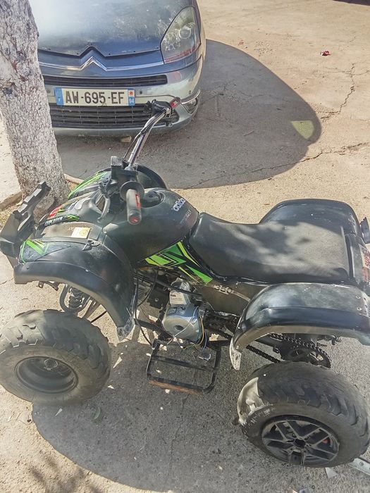 Fac scihb cu cross nu mă interesează scutere decât cros
