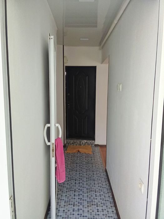 Чирчик шахар 
Октябр
#1-хона 4-этаж 
Квартира сирочни сотилади
Нарх