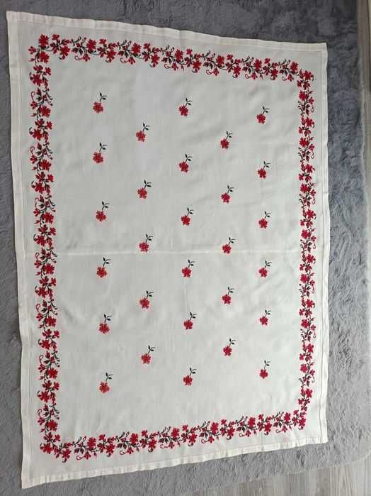 Porturi naționale broderii + o icoană brodată cadou