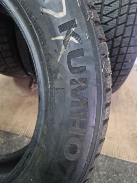 4 Kumho R17 215/60/ 
зимни гуми 
DOT3721