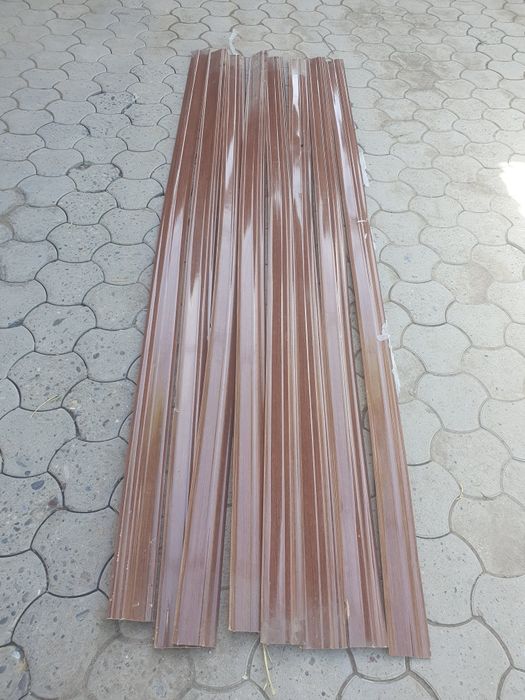 Остатки плинтуса после ремонта