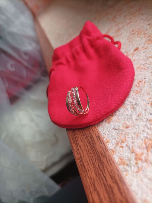 Tilla uzuk pr 585 rassiya .yangi 1.46 gr