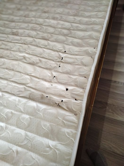 Кровать с матрасом