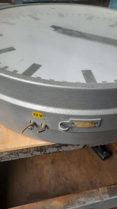 Ceas TN , perete, industrial , muzeu , gara , antic , colectionari,