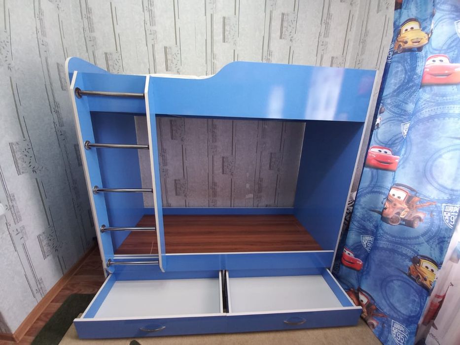 Детский гарнитур, продаю срочно.