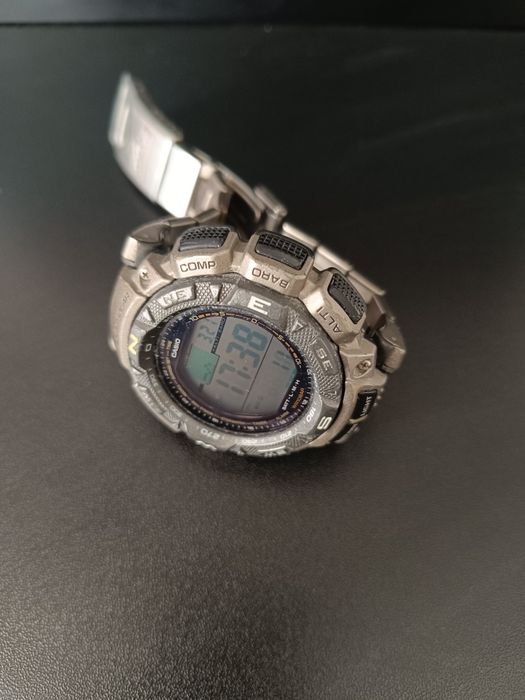 Часовник Casio Pro Trek PRG-240T